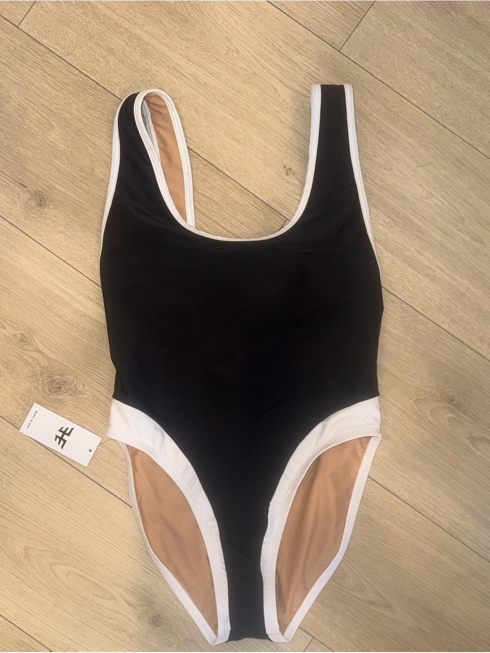 🖤⚡️🤍 Heroine Sport 🤍⚡️🖤 Ella One-Piece Swimsuit M BNWT
